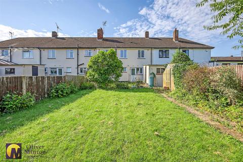 35 Parkfields, Roydon, Harlow, CM19 5JA