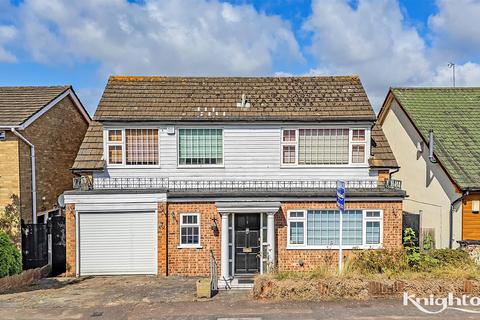 4 bedroom detached house for sale, Bancroft Avenue, Buckhurst Hill IG9