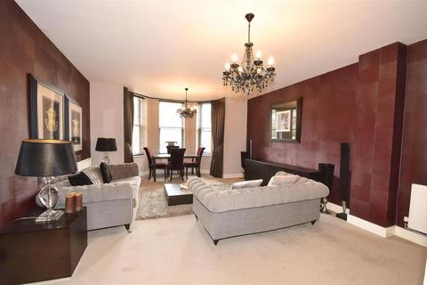 3 bedroom flat for sale, Richmond Avenue, Brentwood CM14