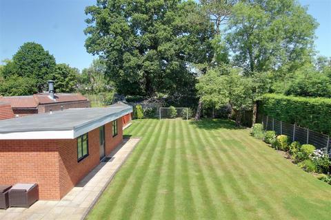 5 bedroom detached house for sale, Mymms Drive, Brookmans Park AL9