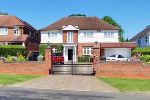 5 bedroom detached house for sale, Mymms Drive, Brookmans Park AL9