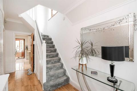 7 Underwood Road, London, E4 9EB