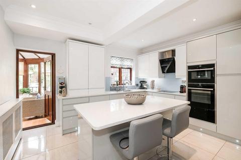 7 Underwood Road, London, E4 9EB