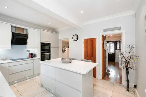 7 Underwood Road, London, E4 9EB