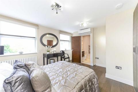 3 bedroom flat to rent, St John's Wood Park, St John's Wood, London