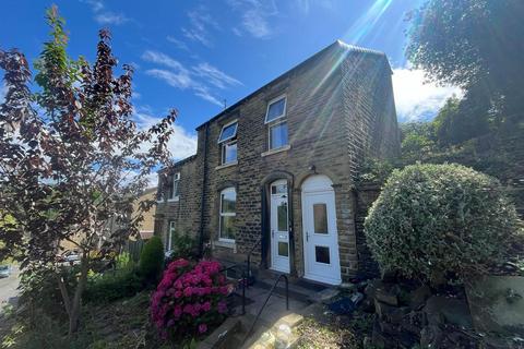 3 bedroom end of terrace house for sale, Wood End Road, Huddersfield HD4