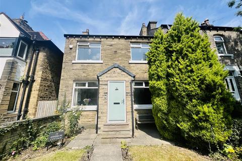 3 bedroom end of terrace house for sale, Ashbrow Road, Huddersfield HD2