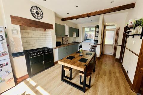 24 Ashbrow Road, Huddersfield, HD2 1DG