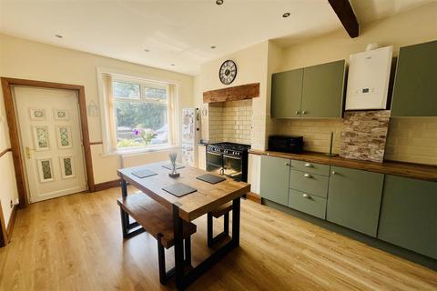 24 Ashbrow Road, Huddersfield, HD2 1DG