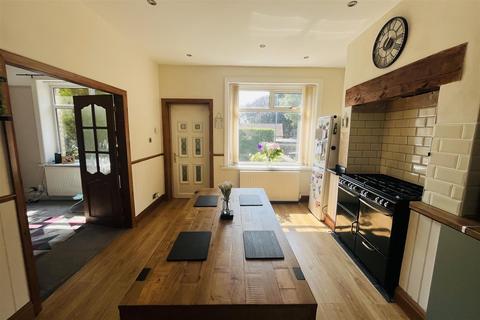 24 Ashbrow Road, Huddersfield, HD2 1DG