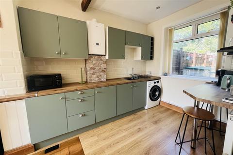 24 Ashbrow Road, Huddersfield, HD2 1DG