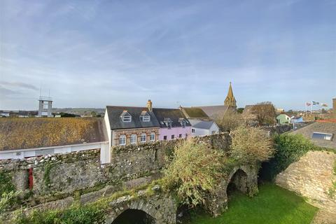 2 bedroom apartment for sale, Upper Frog Street, Tenby