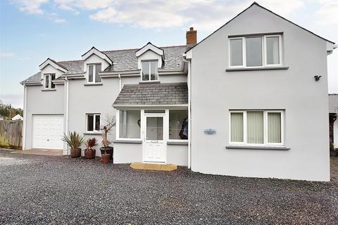 5 bedroom detached house for sale, Causeway House, Penally