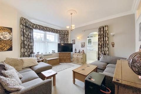 3 bedroom apartment for sale, Southcliff Gardens, Tenby