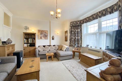 3 bedroom apartment for sale, Southcliff Gardens, Tenby