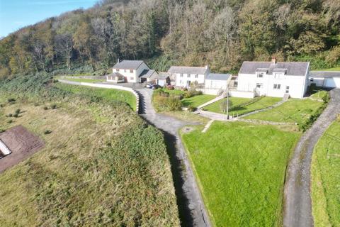 3 bedroom detached house for sale, Llanmiloe Bach, Llanmiloe, Carmarthen