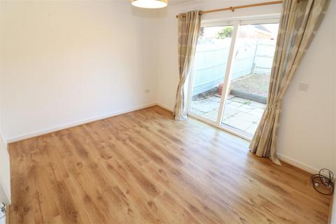 2 bedroom end of terrace house for sale, Windsor Road, Rushden NN10