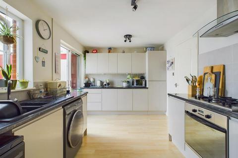 56 Clover Fields, Calverton, Nottingham, NG14 6PN