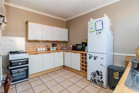 3 bedroom terraced house for sale, Plumpton Street, Wakefield WF2