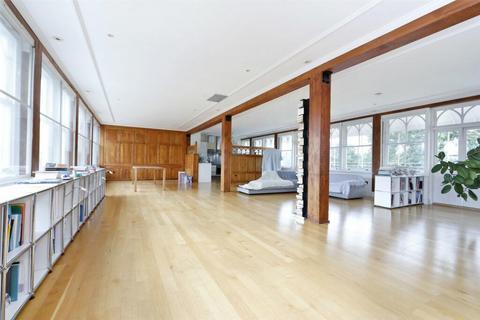 3 bedroom penthouse to rent, North End Way, Hampstead, NW3