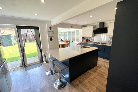 4 bedroom detached house for sale, Hatt Close, Moulton, Spalding