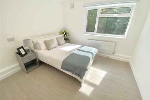 33 Cranborne Close, Potters Bar, EN6 3AU