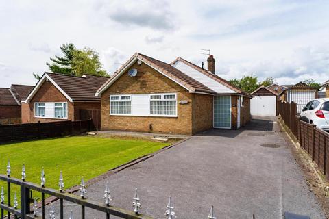 2 bedroom detached bungalow for sale, High Ash Drive, Leeds LS17