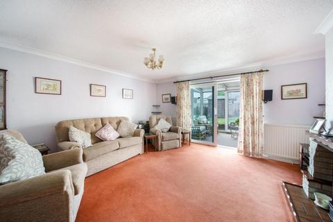 2 bedroom detached bungalow for sale, High Ash Drive, Leeds LS17