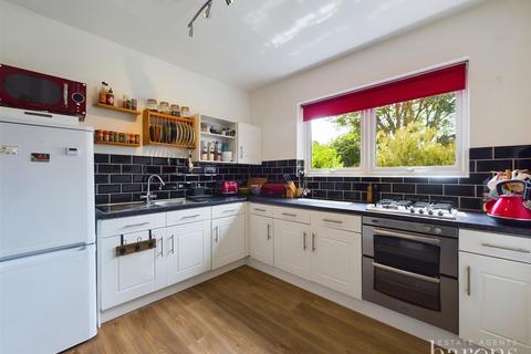 8a Beaconsfield Road, Basingstoke, RG21 3DP