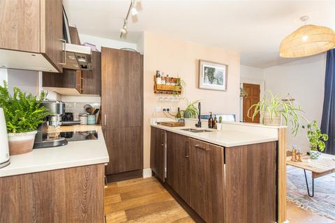 1 bedroom flat for sale, High Street, Lewes BN7 2AF