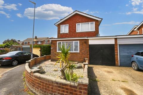 3 bedroom detached house for sale, Beck Farm Close, Canvey Island SS8