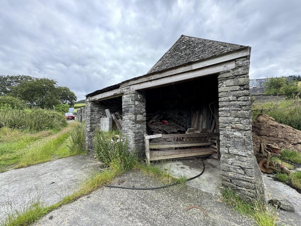 Stone lean to