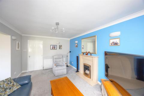 9 Everard Glade, Sheffield, S17 4NG