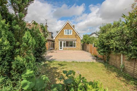 3 bedroom detached house for sale, Brentwood Road, Ingrave, Brentwood