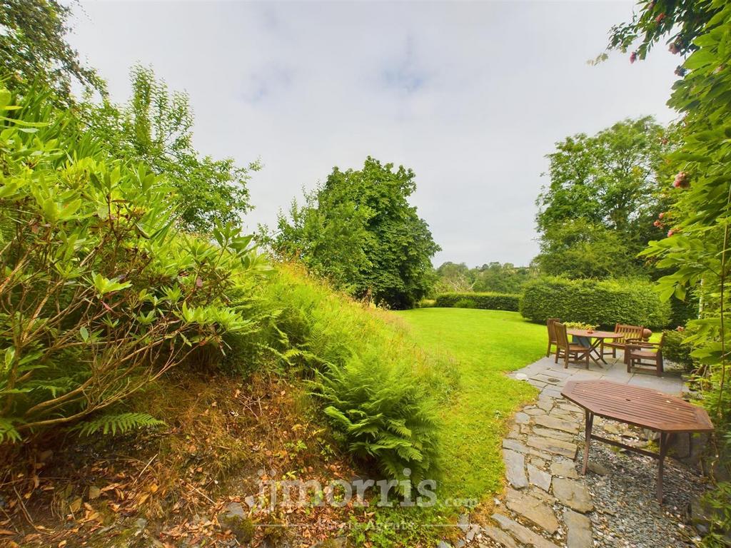 CAM03686 G0-PR0118-STILL049.jpg