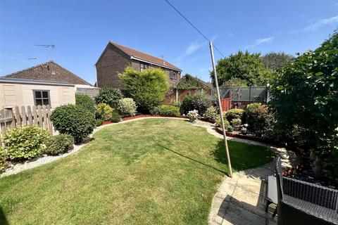 3 bedroom detached house for sale, Stonham Avenue, Clacton-On-Sea CO16