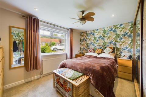 19 Castle Road, Thornton Dale, Pickering, YO18 7TR