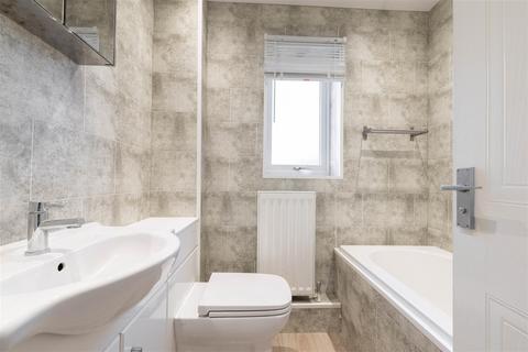 47 Bluebell Close, Gateshead, NE9 6RH