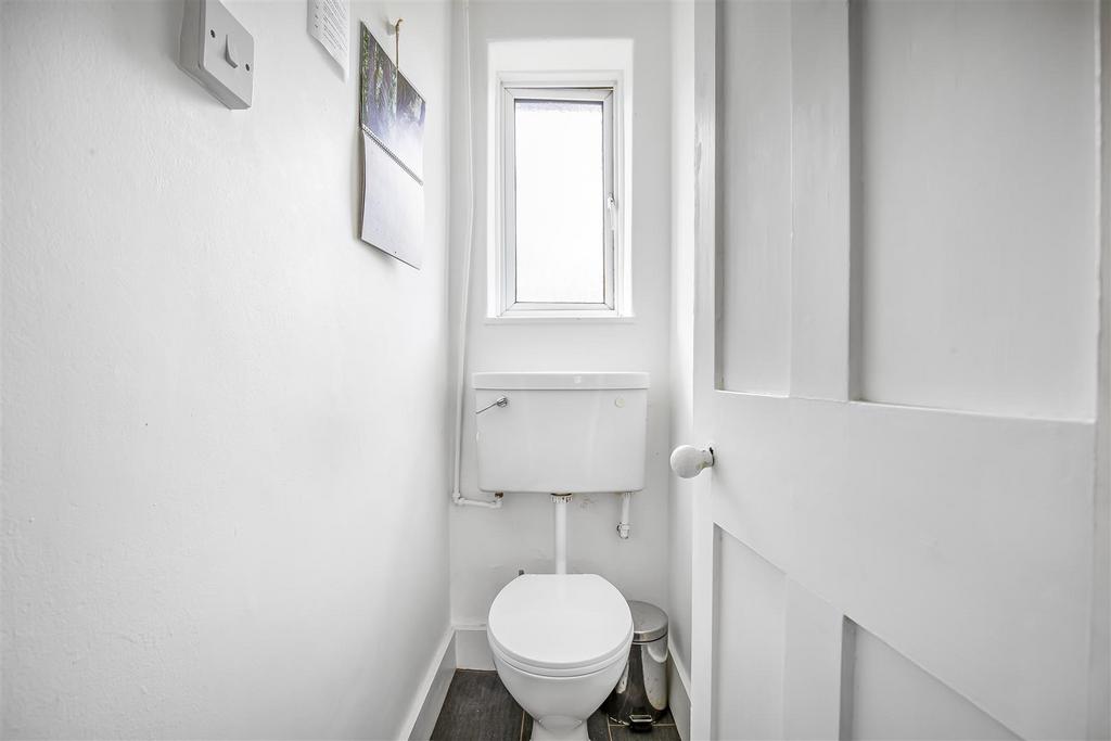 James Anderson-26 huntingfield road-sw15 5he  7 .j