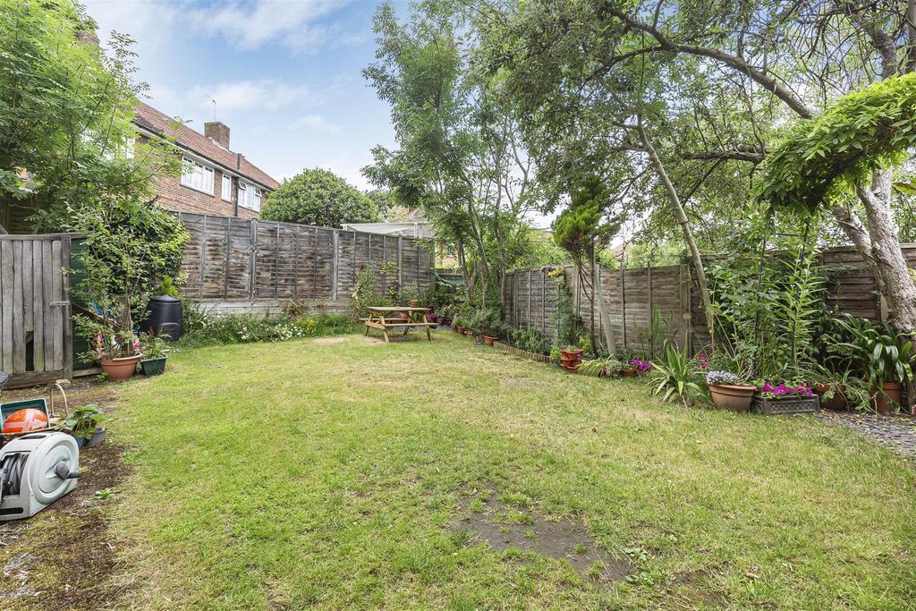 James Anderson-26 huntingfield road-sw15 5he  19 .