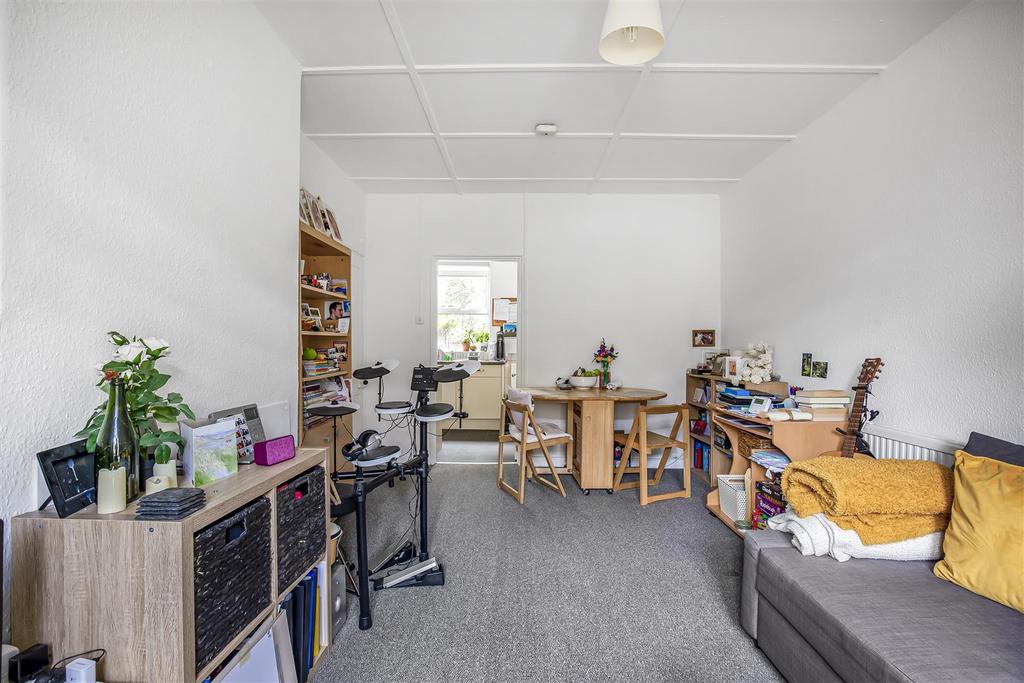 James Anderson-26 huntingfield road-sw15 5he  16 .