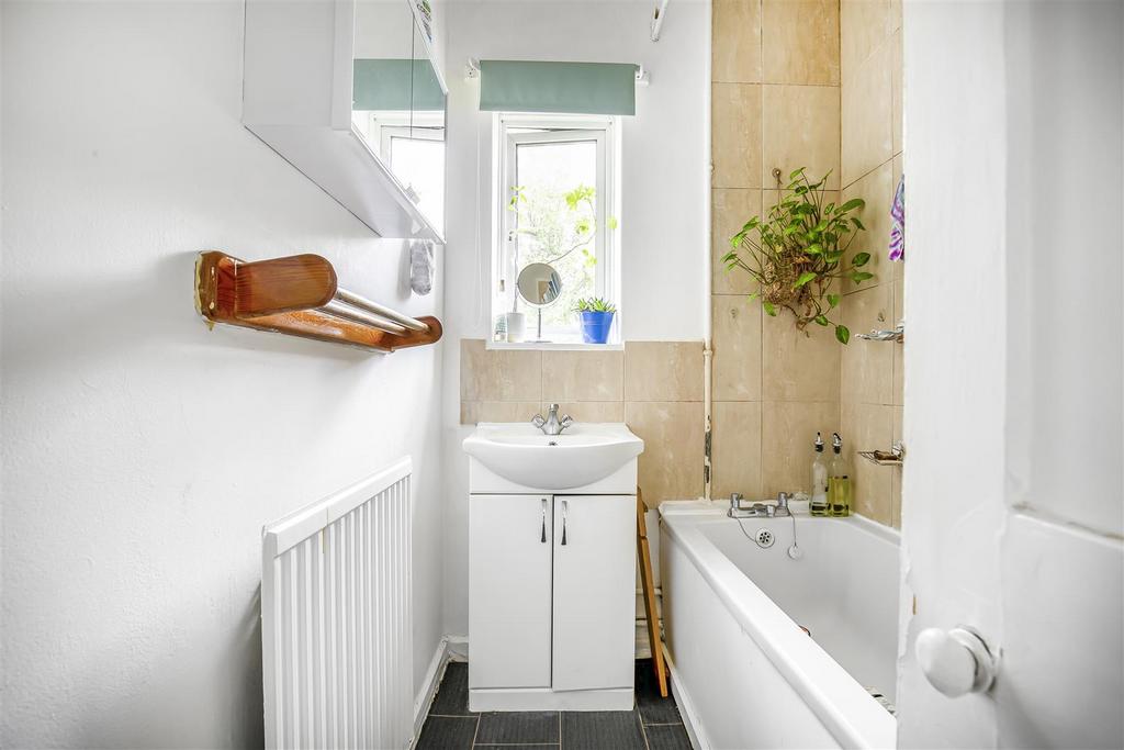 James Anderson-26 huntingfield road-sw15 5he  8 .j