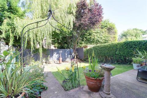 25 Dalesway, Kirk Ella, Hull, HU10 7NE