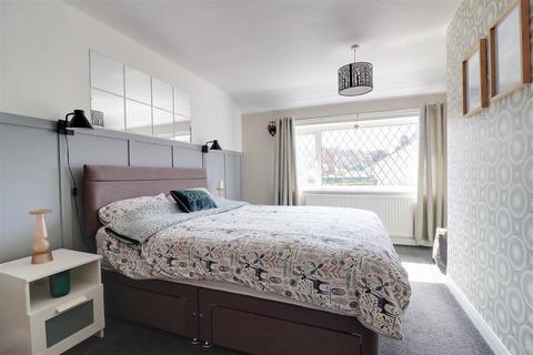 25 Dalesway, Kirk Ella, Hull, HU10 7NE