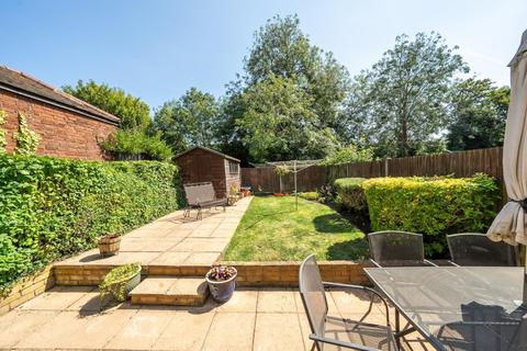 Flat 1, Eileen Court Hillview Road, Chislehurst, BR7 6DT