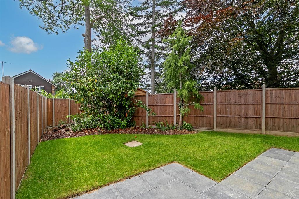 4 Oakview Gardens-34.jpg