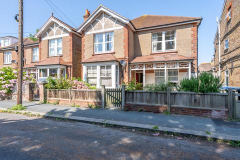 1 bedroom flat for sale, Richmond Avenue, Bognor Regis