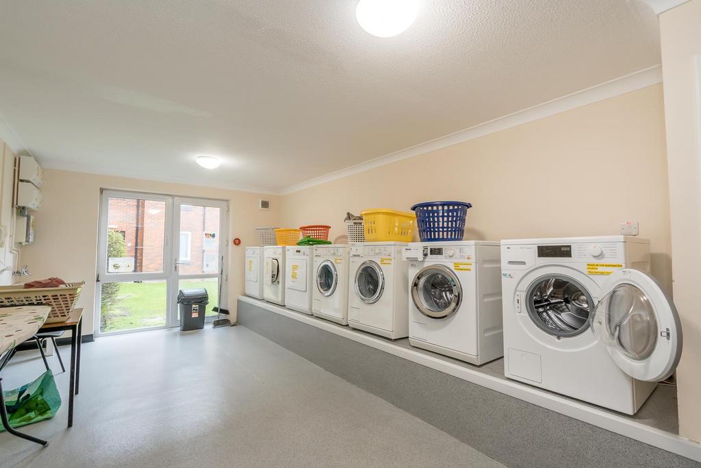 Communal Laundry Room.jpg