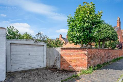 5 bedroom end of terrace house for sale, Albany Road, Stratford-Upon-Avon CV37