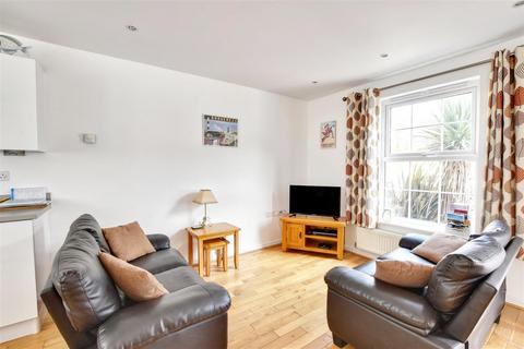 2 bedroom terraced house for sale, Badger Way, Camber